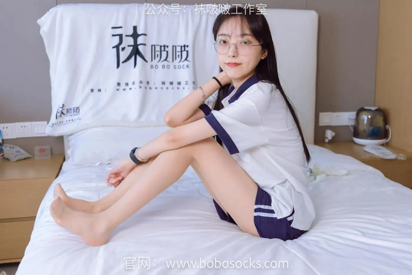 [BoBoSocks袜啵啵]NO.118 稚予-运动鞋、白棉袜、肉丝、踩小熊玩偶 [140P]插图7